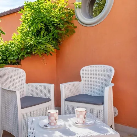 Sehr Zentral In By Interhome Apartment
